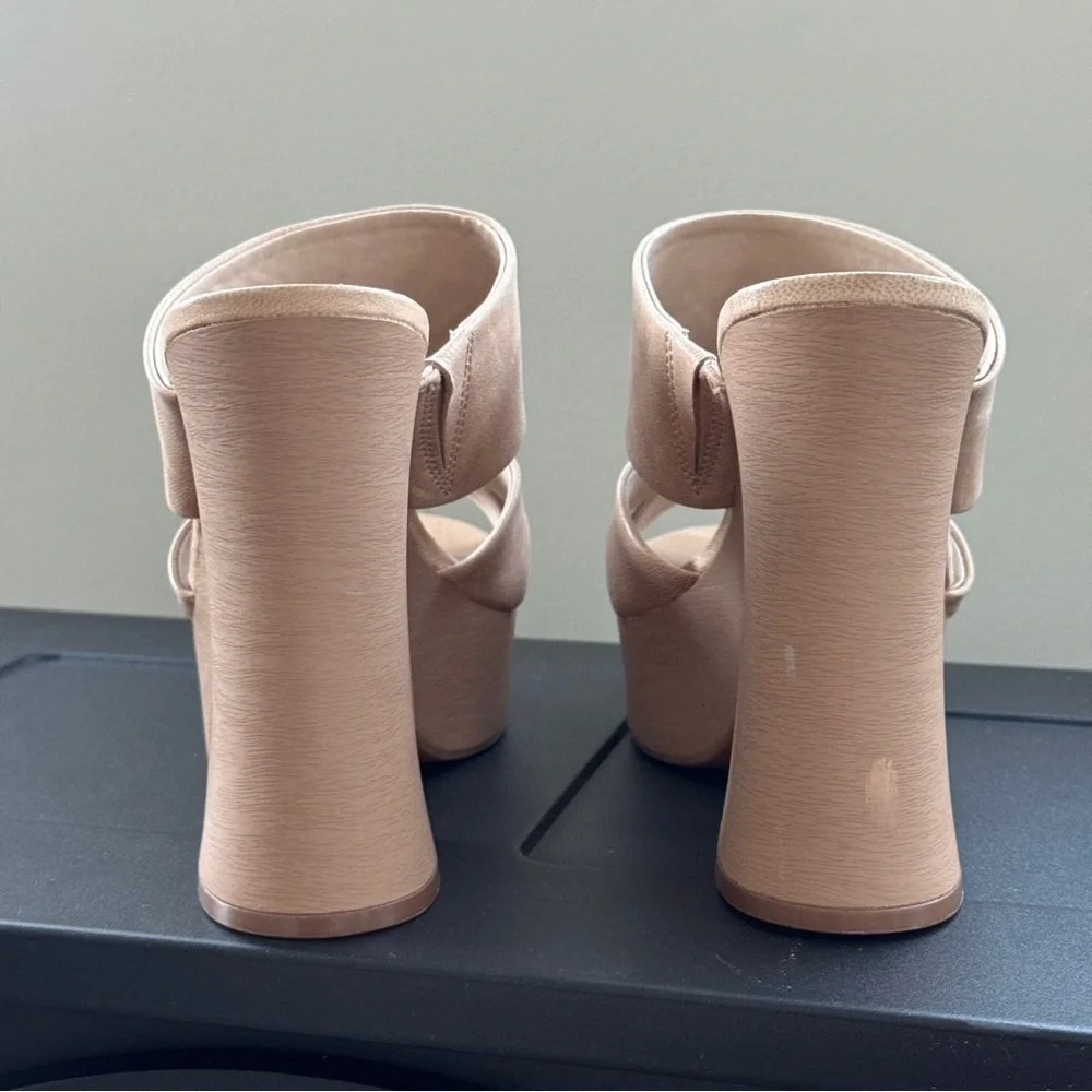 Chelsea and Violet Kapri Women's Leather Tan Platform Heels Sandals 7.5